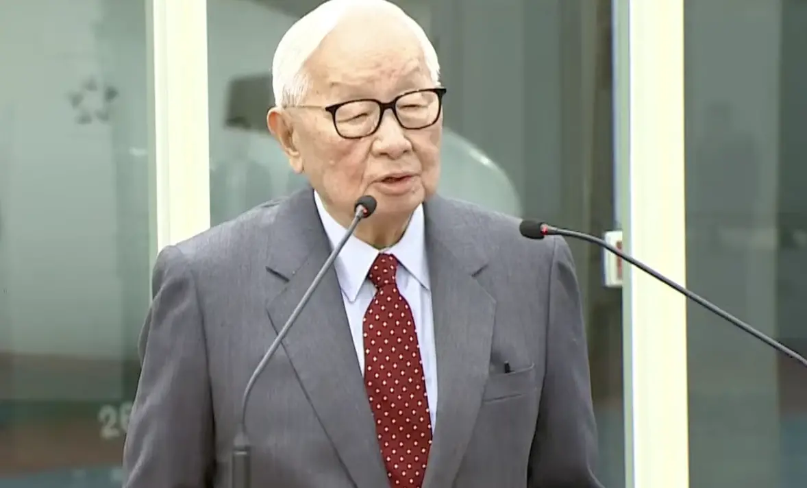 ▲亞太經濟合作會議（APEC）峰會將在11月15日至17日舊金山登場，今（14）日稍早我國代表張忠謀啟程前往美國舊金山，行前發表談話。（圖／翻攝總統府直播）