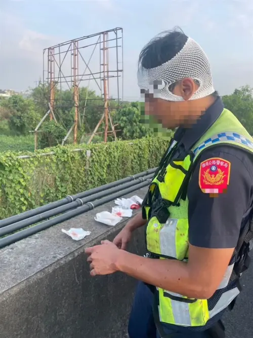 ▲警員在逮捕過程中受傷。(圖/翻攝畫面) ▲警員在逮捕過程中受傷。(圖/翻攝畫面)