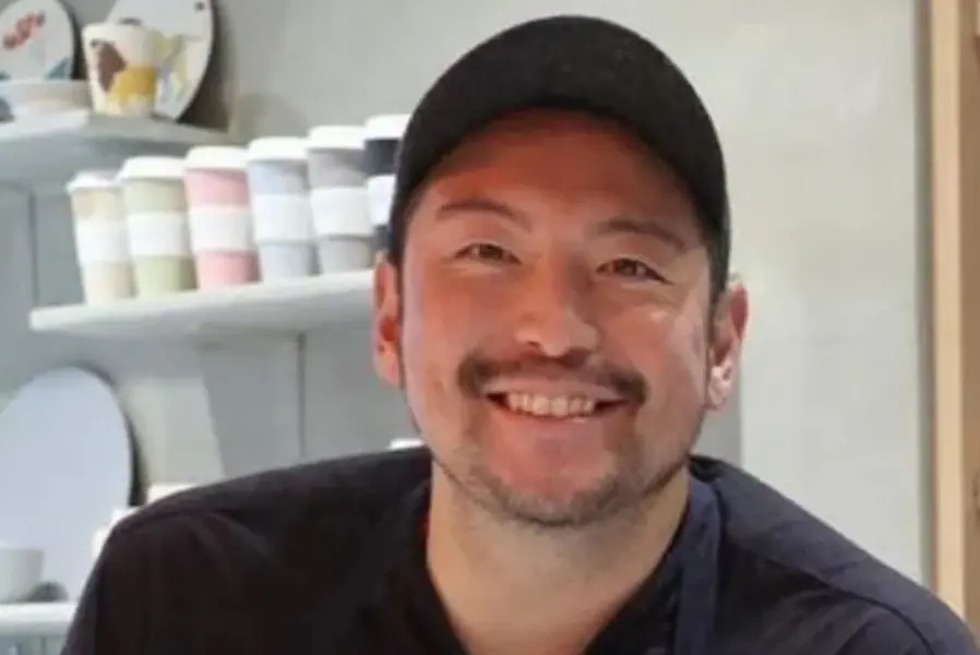 ▲新北市刑大接獲情資，15日清晨進行第2波收網，台虎精釀創辦人吳祖倫，其住宅內被查獲大麻及吸食工具，吳祖倫及屋內的36歲許姓女子，均被警方帶回偵辦。（圖／翻吳祖倫IG）