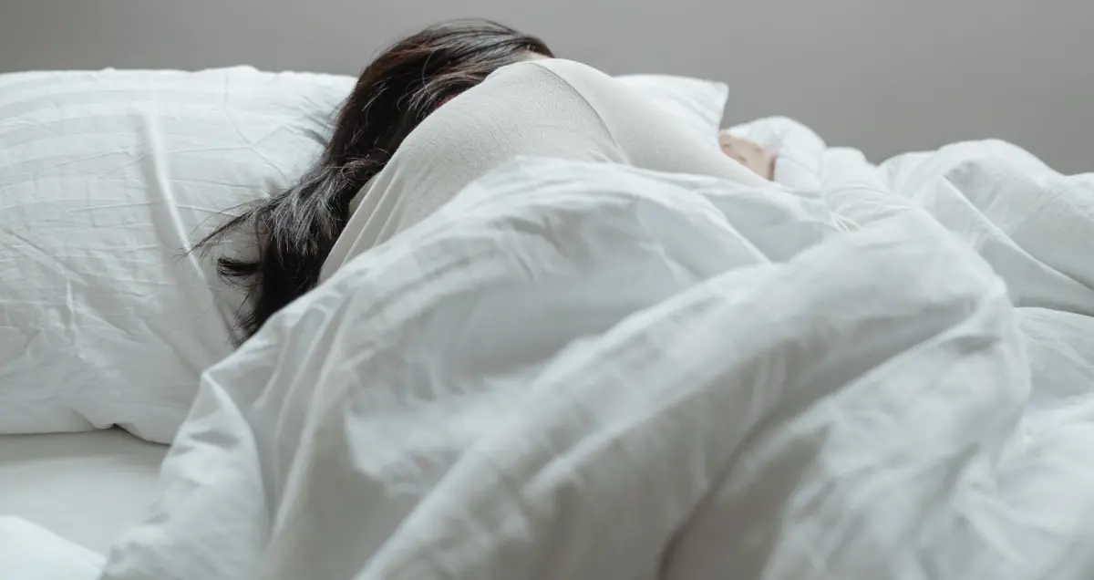 ▲強烈大陸冷氣團來襲！有網友實測棉被「三明治蓋法」，直呼睡得像寶寶，真的有效。（示意圖／Pexels）