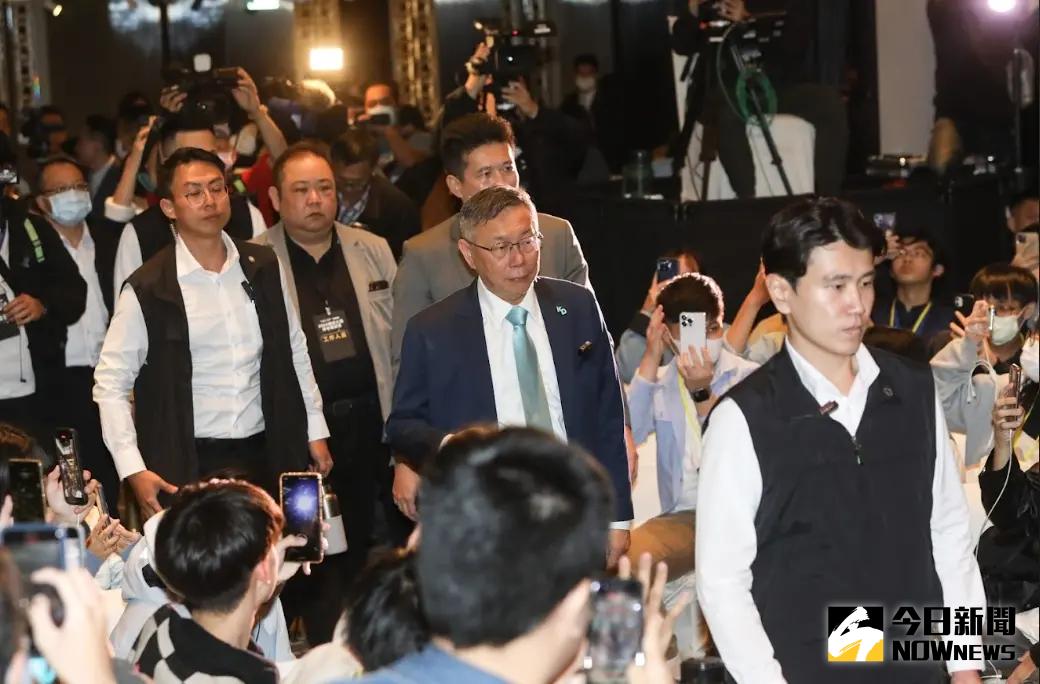 ▲民眾黨總統參選人柯文哲今（15）日出席《NOWnews今日新聞》舉辦的《2024總統大選青年論壇》，與青年座談。（圖／NOWnews攝影中心）