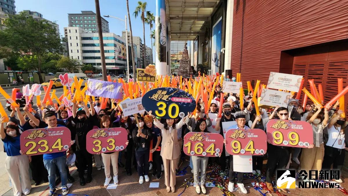 ▲漢神百貨週年慶強打獨家品牌、明星商品及優惠活動，訂下30億元目標業績。（圖／記者陳美嘉攝，2023.11.15）
