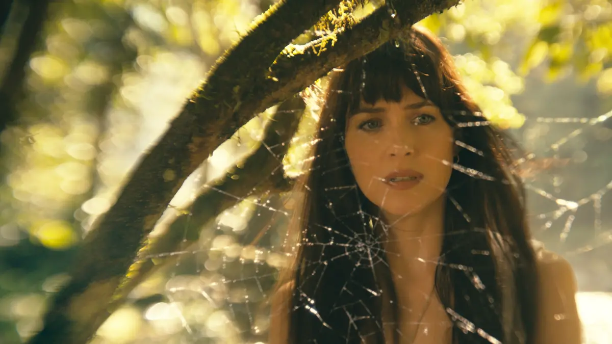 ▲《蜘蛛夫人》首支預告曝光！由「格雷女」達珂塔強生攜手性感女星席德妮史威尼，對抗神祕反派。（圖／索尼影業提供）