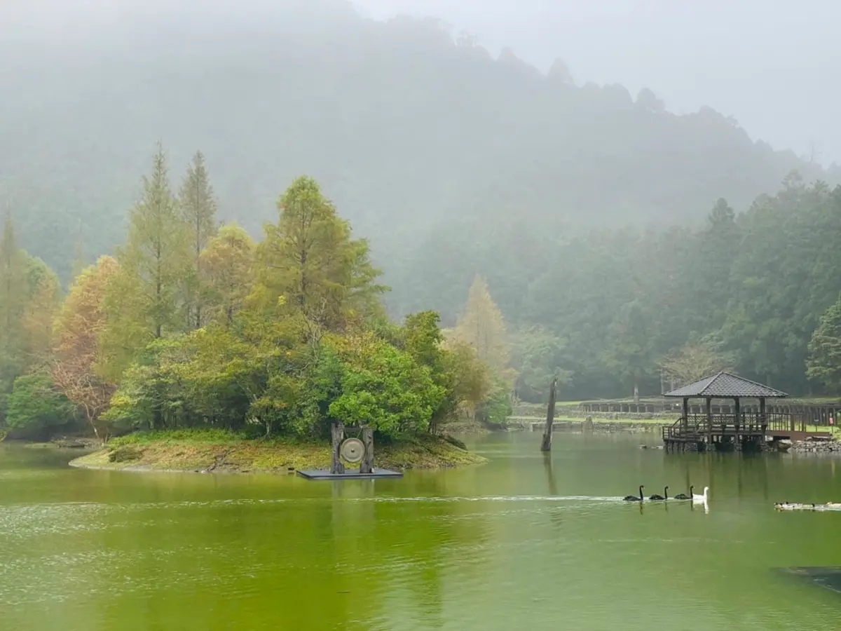▲今年農曆春節旺季的國旅平均訂房率跌破4成；元旦實施旅宿業一次性備品限制，再度成為箭靶「遭譏毀滅國旅」。「國內的旅遊專家」34年「興南旅行社」宣告2月1日熄燈，感嘆國旅是否真的難救。（圖／記者蕭涵云攝）
