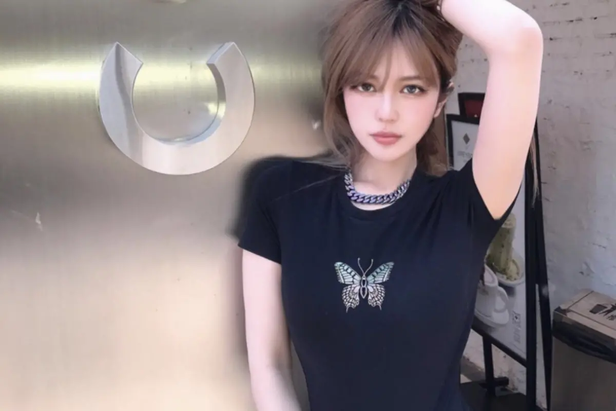 ▲周揚青當年揭發羅志祥感情不忠後，賣起「蝴蝶衣」大賺千萬元。對於愷樂被爆離婚，周揚青依然曬美照隻字未提。（圖／周揚青IG）