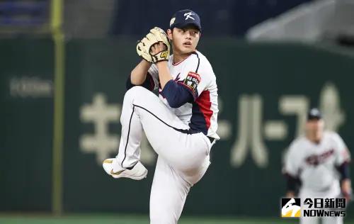 ▲韓國隊王牌投手文東珠，原本被視為可能在經典賽對中華隊先發的人選之一，最後因肩膀發炎無緣參賽。（圖／記者葉政勳攝）