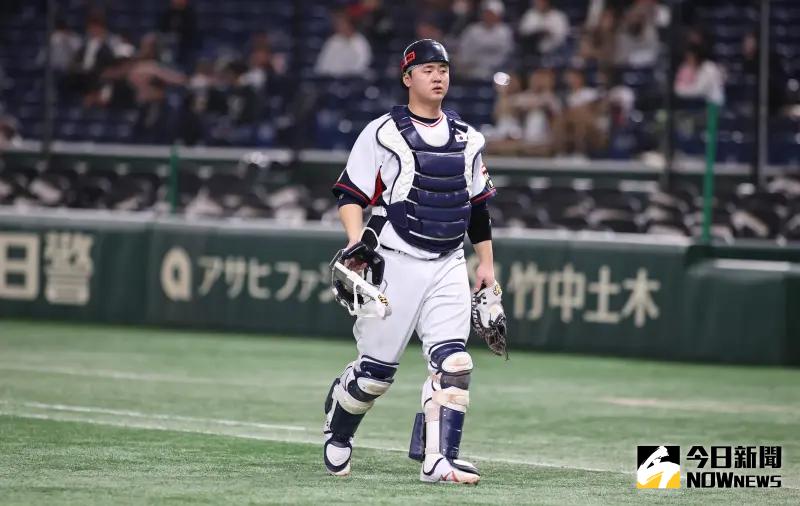 ▲遞補入隊的26歲捕手金亨俊，是韓國職棒近年重點培養的新生代核心。雖然他先前曾因左手受傷復健而未被列入首波名單，但近期恢復進度超前，最終獲得教練團青睞。（圖／記者葉政勳攝）