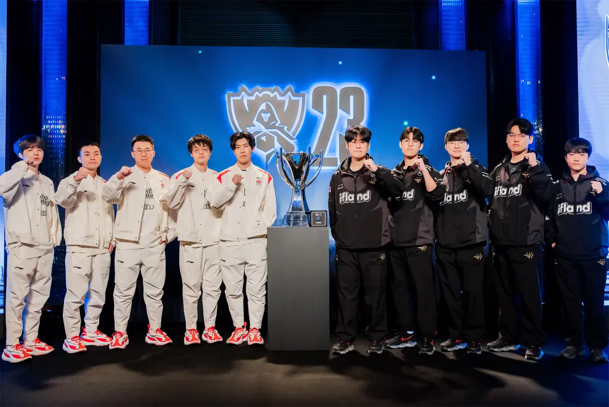 ▲S13《LOL英雄聯盟》世界大賽冠軍戰，將由 LPL 賽區第4種子 WBG（左） 和 LCK 賽區第2種子 T1（右） 碰頭。（圖／LOL Esports）
