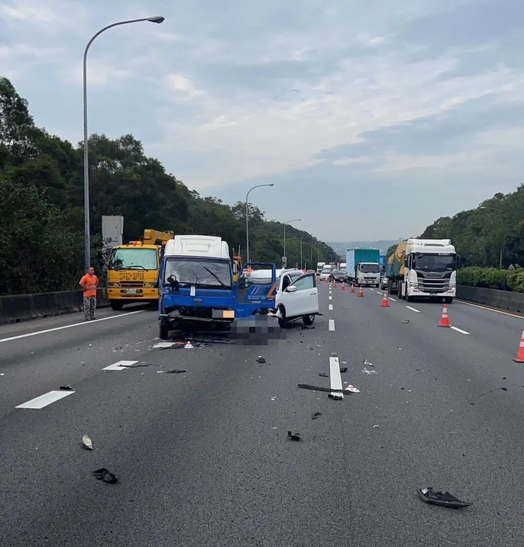 ▲國道1號北向苗栗三義路段16日上午發生一起死亡車禍。（圖／翻攝畫面）