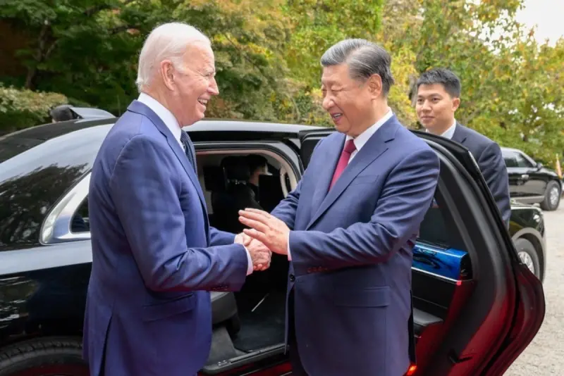 ▲ 習近平訪美只坐中國車 自己帶了紅旗N701還讓拜登來坐坐 