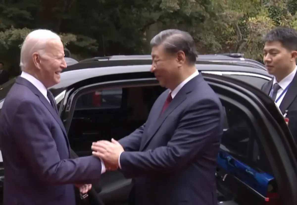 ▲習近平與拜登會晤後，乘坐「紅旗」專車離開。（圖／擷取自央視）