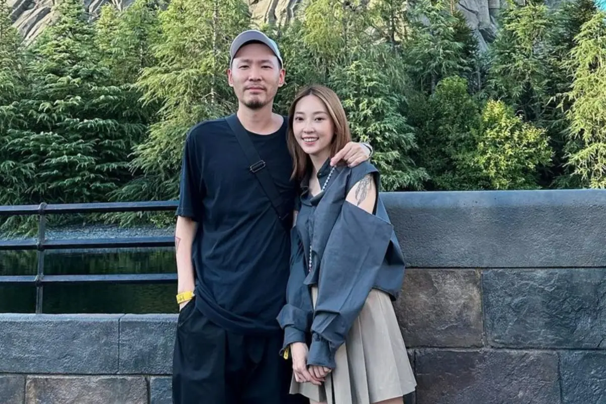 ▲張菲嫩媳翁馨儀（右）在機場與人起爭執，遭嗆行李亂放，翁馨儀不忍了反擊。（圖／翁馨儀IG）