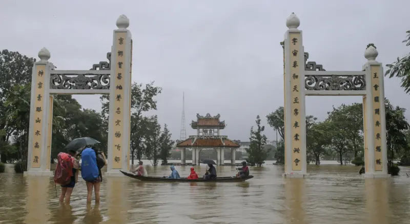 ▲越南第一個世界文化遺產順化遭洪水肆虐。（圖／翻攝自「越南快訊」）
