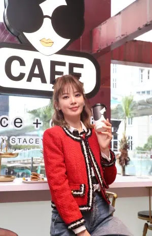 Melody ▲Melody亮麗出席咖啡店開幕活動。