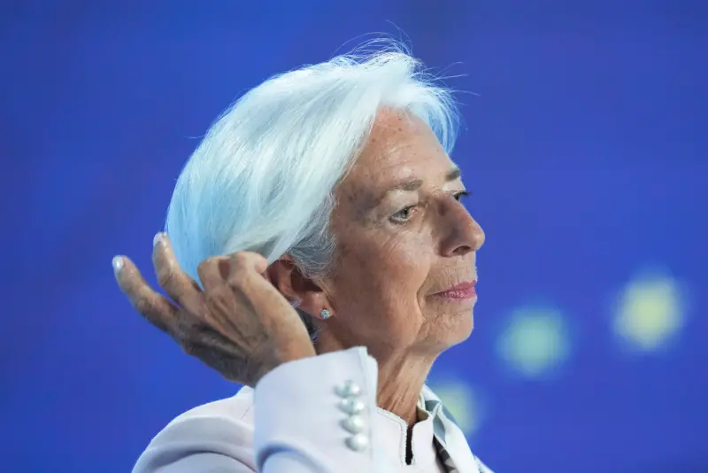 ▲歐洲央行總裁拉加德（Christine Lagarde）周五表示，歐洲目前正處於關鍵時刻，去全球化、人口結構老化和和因應氣溫危機的經濟系統脱碳化進程均迫在眉睫。資料照。（圖／美聯社／達志影像）