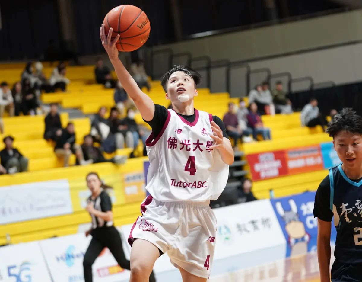 ▲UBA大專籃球聯賽女一級，佛光大學李宜樺14分。大專體總提供