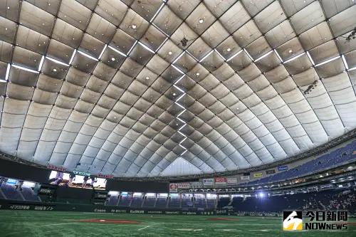 ▲東京巨蛋屋頂是充氣式設備。（圖／記者葉政勳攝）