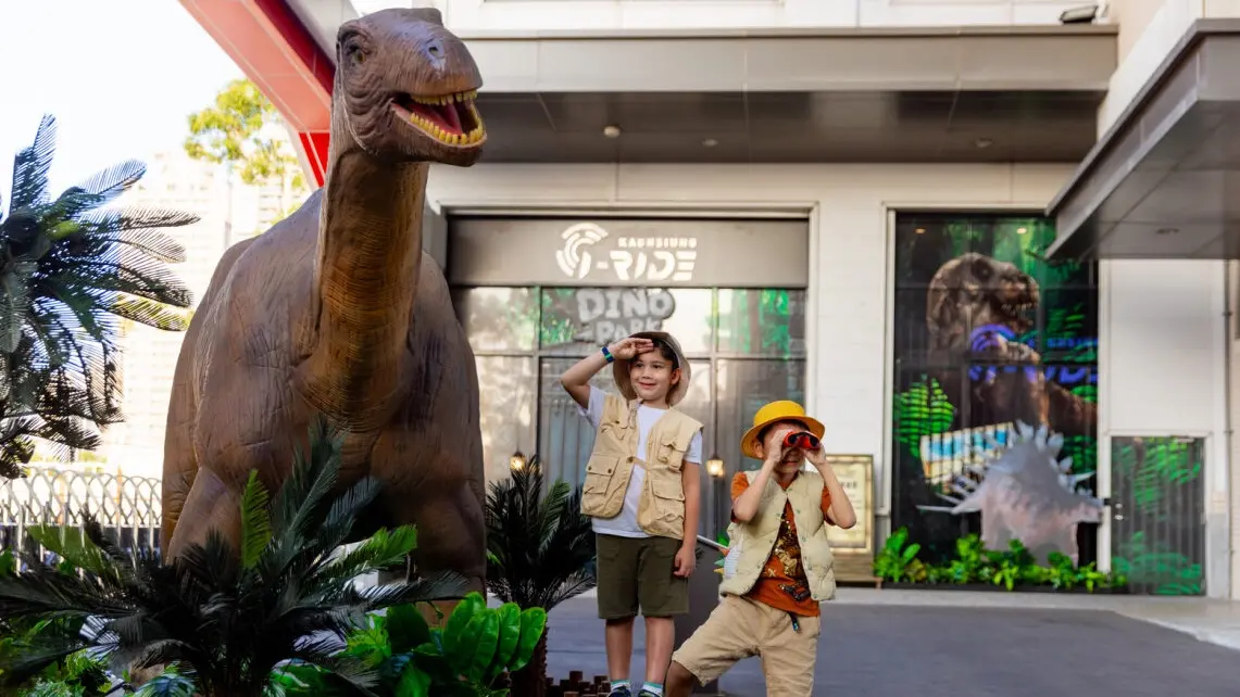 ▲《勇闖侏儸紀》將整座飛行劇院打造成一座恐龍復育園區。（圖／i-Ride飛行劇院提供） 