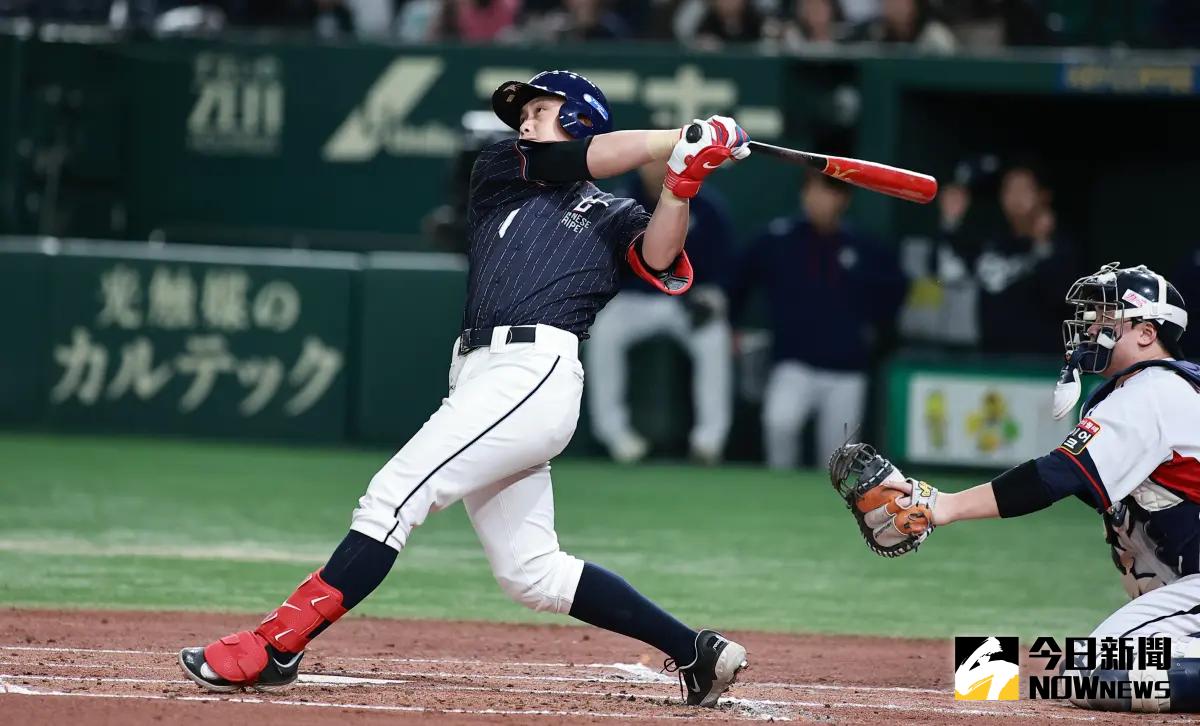 ▲劉基鴻順利在季末拿下生涯首座個人獎項安打王，隨後更在近期的亞冠賽與亞錦賽擔任4棒，嚴然已成為中華隊的「新四番人選」。（圖／記者葉政勳攝 ）