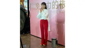 《禹英禑》朴恩斌在台灣百貨公司賣補品！穿的超紅　一眼就能認出
