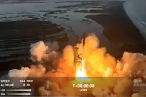 SpaceX星艦試射再度失敗！順利升空但助推器爆炸　失聯後無奈自爆
