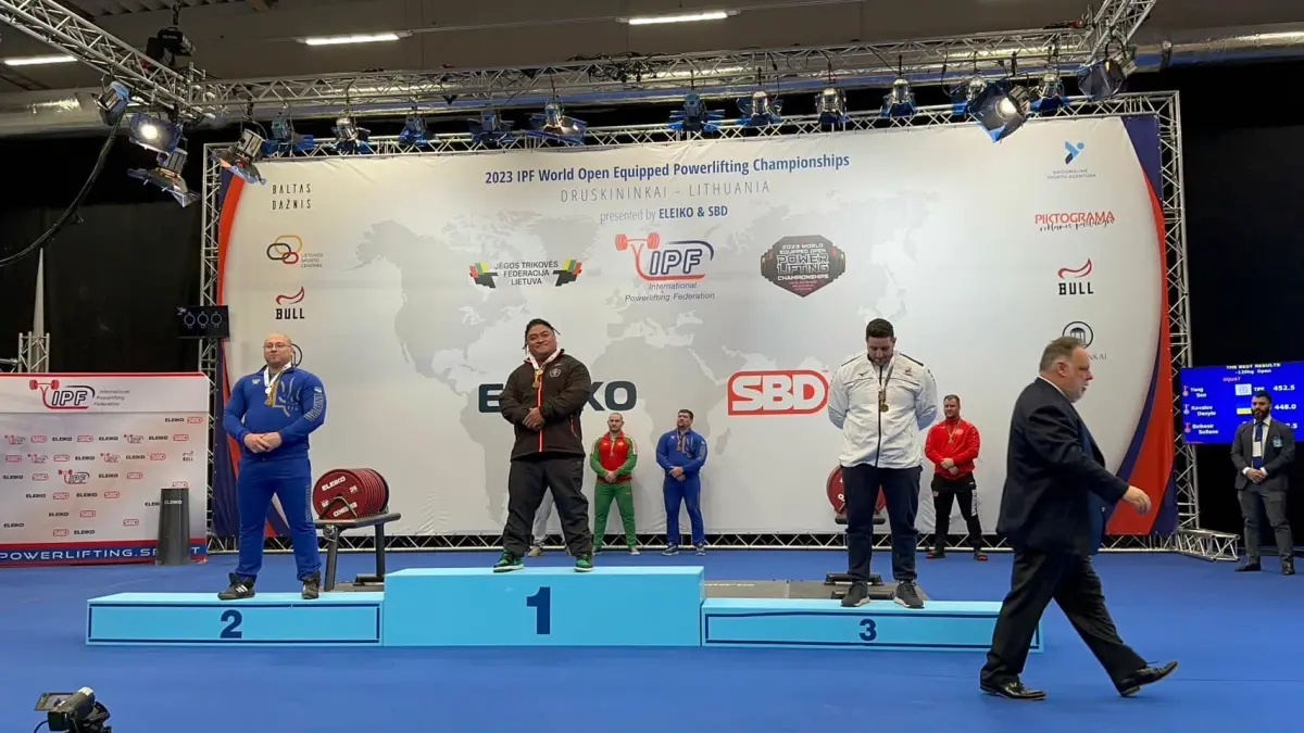 ▲台灣健力好手楊森以蹲舉452.5公斤刷新自己保持的世界紀錄，本屆健力世錦賽包辦雙金。（取自楊森臉書）