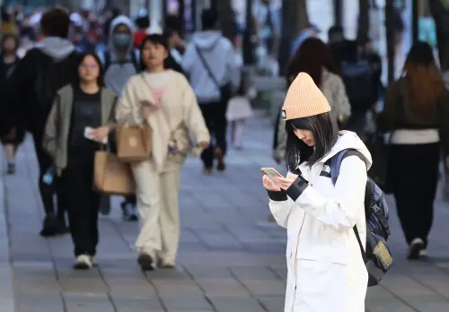 ▲天氣配圖、冬天、冷氣團、外套、保暖。（圖／記者陳明安攝）