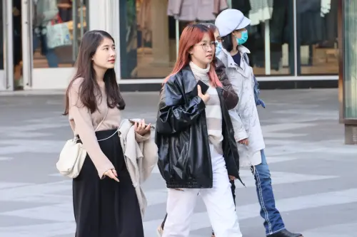 ▲天氣配圖、冬天、冷氣團、外套、保暖。（圖／記者陳明安攝）