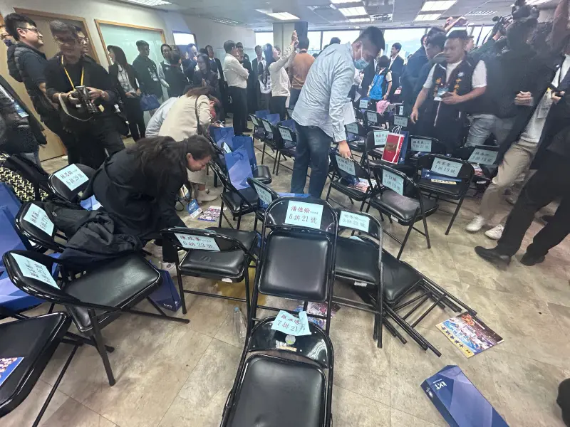 ▲前高雄市長韓國瑜進場後現場被擠爆。（圖／記者林怡昕攝，2023.11.19）