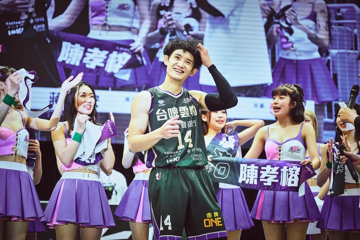 ▲台啤永豐雲豹籃球隊今(19日) 在桃園巨蛋主場迎戰臺北戰神，在決勝節靠著「小安」蔣淯安關鍵時刻演出3分打，並且繳出23分、4抄截成績，助隊以102:99擊敗戰神。（圖／雲豹球團提供）