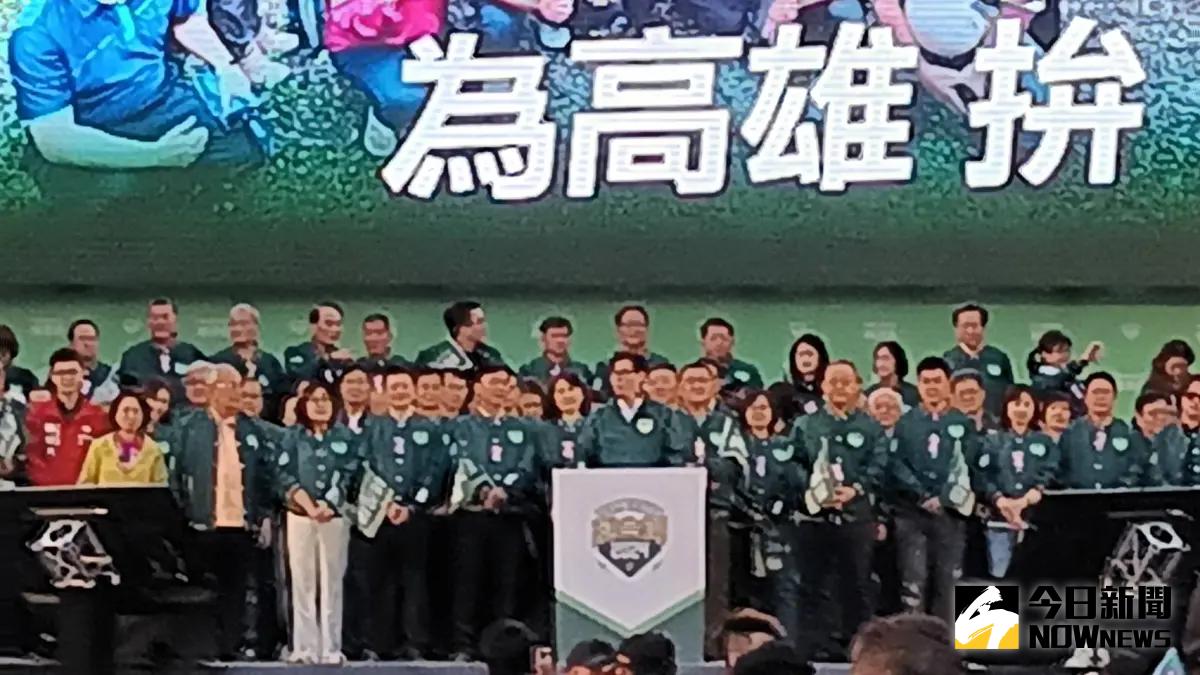 ▲陳其邁表示，他當市長沒日沒夜認真打拚，有時候蔡英文都吐槽說他晚上還會打電話，但市長打電話，電話也要打得通，我們不睡，總統、院長也要不睡。（圖／記者郭凱杰攝 , 2023.11.19）