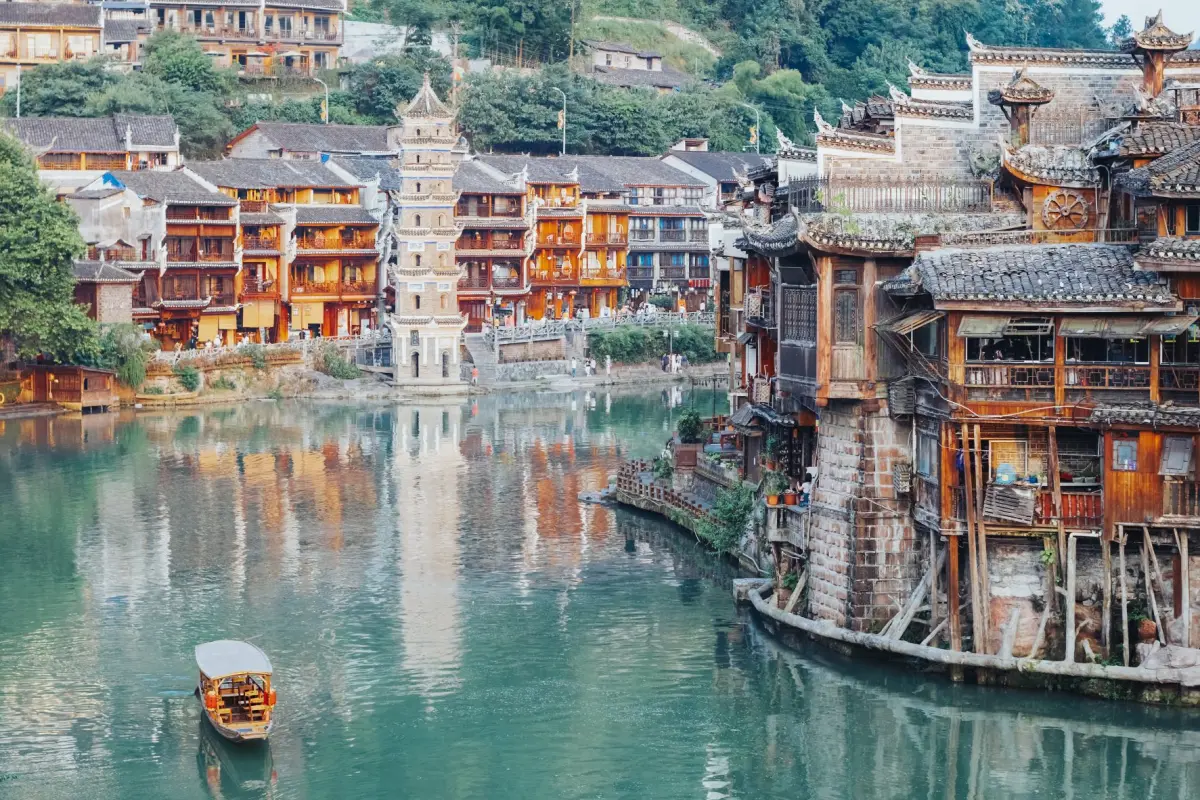 ▲可樂旅遊日前上架中國行程，搶攻首波開放熱潮。（圖／可樂旅遊提供）