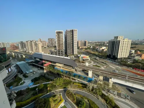 ▲中壢青埔因高鐵等生活機能趨完善，房價買氣熱絡，網友分享實地住青埔1年觀察到的「8大奇觀」，工作機會比中頭採機會還少。（圖／台灣房屋提供）