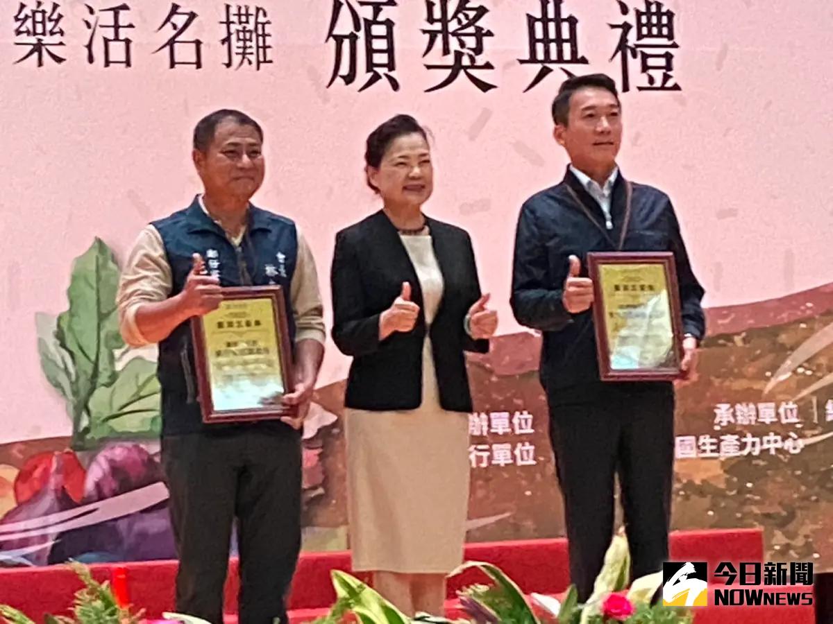 ▲花蓮東大門國際觀光夜市，以及台南鄭仔寮花園夜市，雙雙榮獲5星優良市集殊榮，由經濟部長王美花親自頒獎表揚。（圖／記者金武鳳攝，2023.11.20)