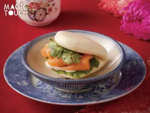 爭鮮開賣「珍珠奶茶、蚵仔煎」壽司!外帶台味小吃 大胃王最終戰 ▲MAGiC TOUCH主打「來呷辦桌」開吃「燻鮭虎咬豬」桌席菜。(圖/爭鮮提供)