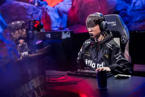 《LOL英雄聯盟》韓國傳奇中路選手 Faker 帶領T1奪下世界冠軍, 而比賽語音中,他竟然脫口說出「決賽有點無聊」。(圖/LOL Esports Flickr) ▲《LOL英雄聯盟》韓國傳奇中路選手 Faker 帶領T1奪下世界冠軍, 而比賽語音中,他竟然脫口說出「決賽有點無聊」。(圖/LOL Esports Flickr)