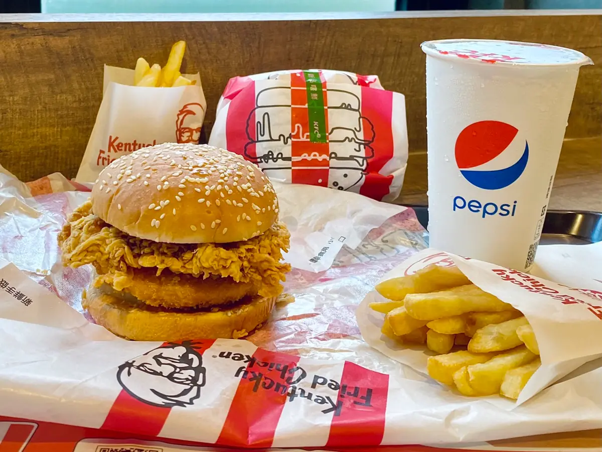 ▲上個月雙11才剛過完，緊接著雙12又要來臨，肯德基也再度推出隱藏優惠代碼！（圖／記者蕭涵云攝）