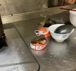 ▲該鮪魚罐頭已經被原PO爸爸拆封食用,不過包裝上有貓咪圖案,這是貓咪專屬的鮪魚罐頭。(圖/愛貓聯盟) ▲該鮪魚罐頭已經被原PO爸爸拆封食用,不過包裝上有貓咪圖案,這是貓咪專屬的鮪魚罐頭。(圖/愛貓聯盟)