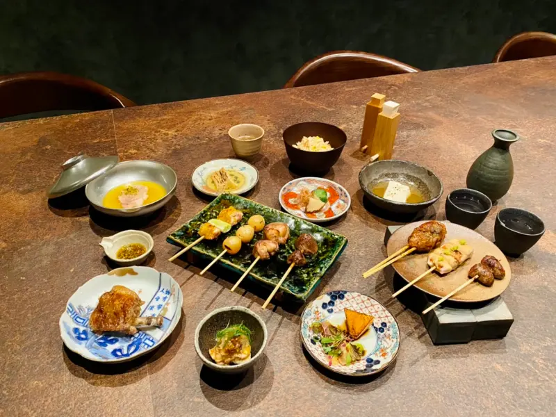▲「fumée」以套餐形式供餐,全16品(含餐後水果、麥茶),售價2280元+10%服務費,已可在inline開放訂位。(圖/記者蕭涵云攝)