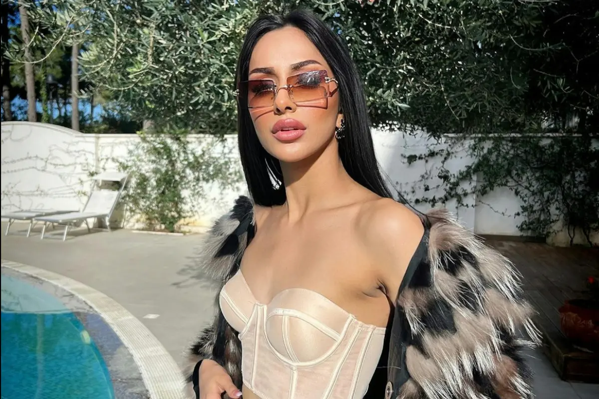 ▲馬來西亞選美佳麗奪得環球小姐比賽冠軍，成為史上第一人。（圖／翻攝自Instagram）