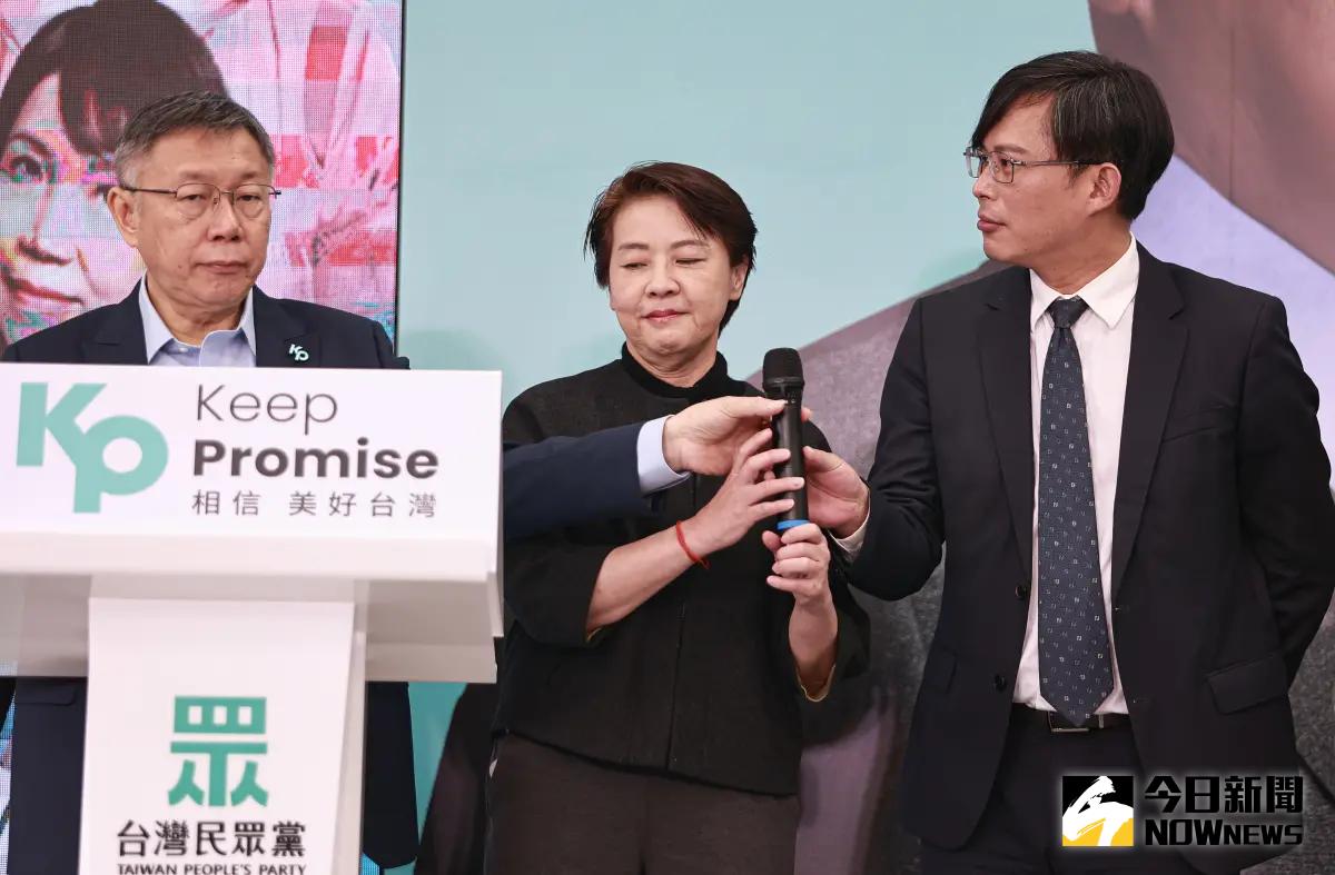 ▲民眾黨主席柯文哲（左）盛讚黃國昌（右）是揭弊的強力人選，把他分列不分區名單第二順位很合理。（圖／記者葉政勳攝 , 2023.11.22）