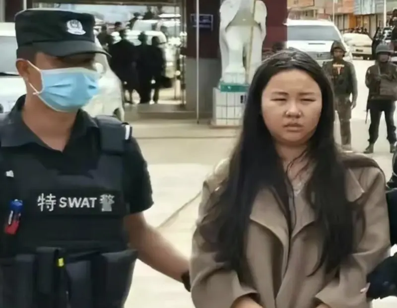▲在緬北用警察和軍隊勢力保護電詐園區的明氏家族頭目明學昌,其孫女明珍珍已被送往中國,警方將嚴厲偵辦她所涉入的案件。(圖/翻攝自微博)