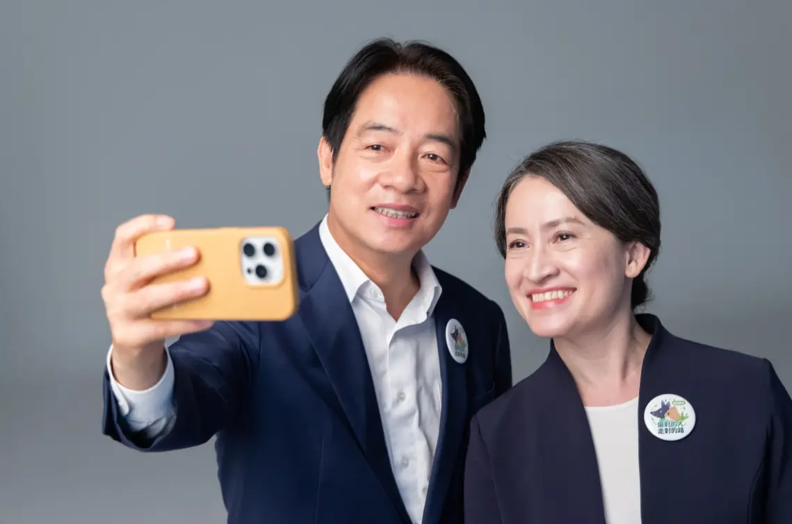 ▲賴清德日前與蕭美琴拍攝宣傳照。（圖／賴清德競選總部提供）