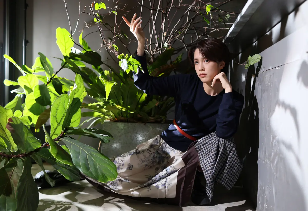 ▲劉奕兒帶爺爺高鳴遺物闖關金馬60，坦言不敢面對祖孫「最後連結」。（圖／記者鄭孟晃攝）