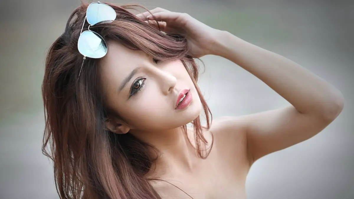 ▲雪碧考上不動產營業員，撕掉花瓶標籤。（圖／翻攝自方祺媛 雪碧臉書）