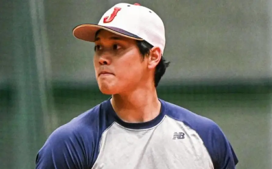 大谷翔平今晨以10年7億美元（約220億台幣）加盟道奇，合約薪資比「詹皇」LeBron James和喬丹（Michael Jordan）的生涯薪資總額加起來還多。（圖／MLB推特）