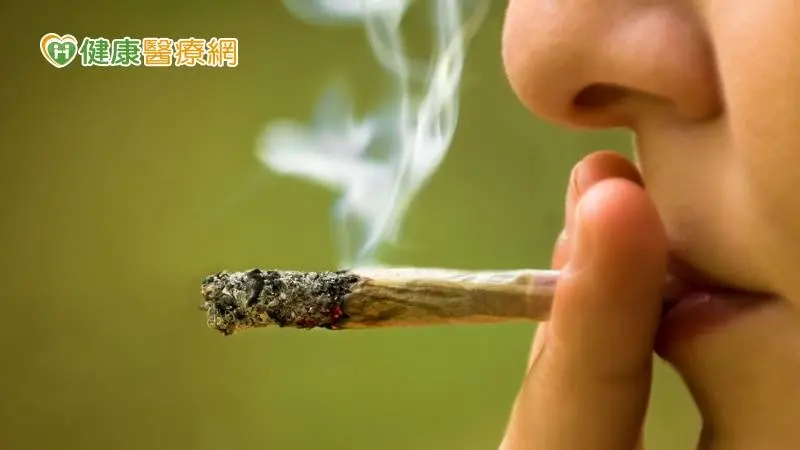 ▲國外嘗試合法大麻，醫警告：若成癮恐難戒斷　影響一次看