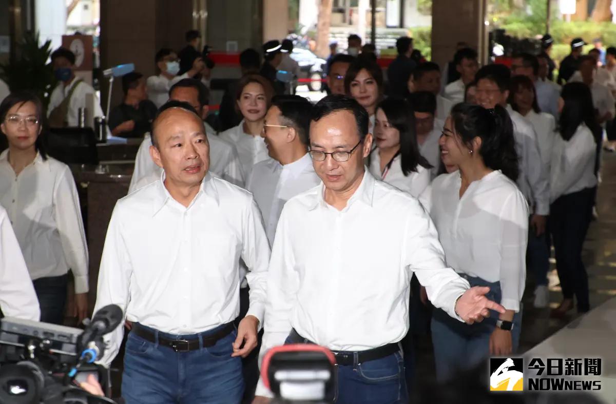 ▲國民黨主席朱立倫、前高雄市長韓國瑜領軍不分區立委登記。（圖／記者陳明中攝，2023.11.23）