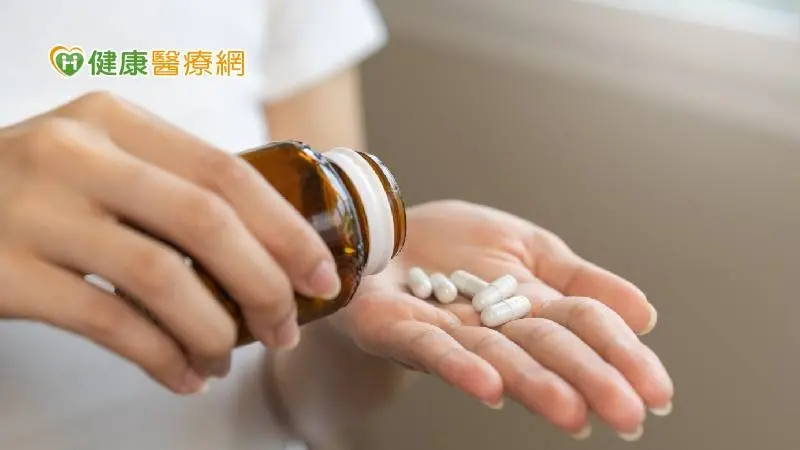 ▲忘記吃藥該怎麼辦？可以立刻補吃嗎？　食藥署：可參考「對半原則」服用