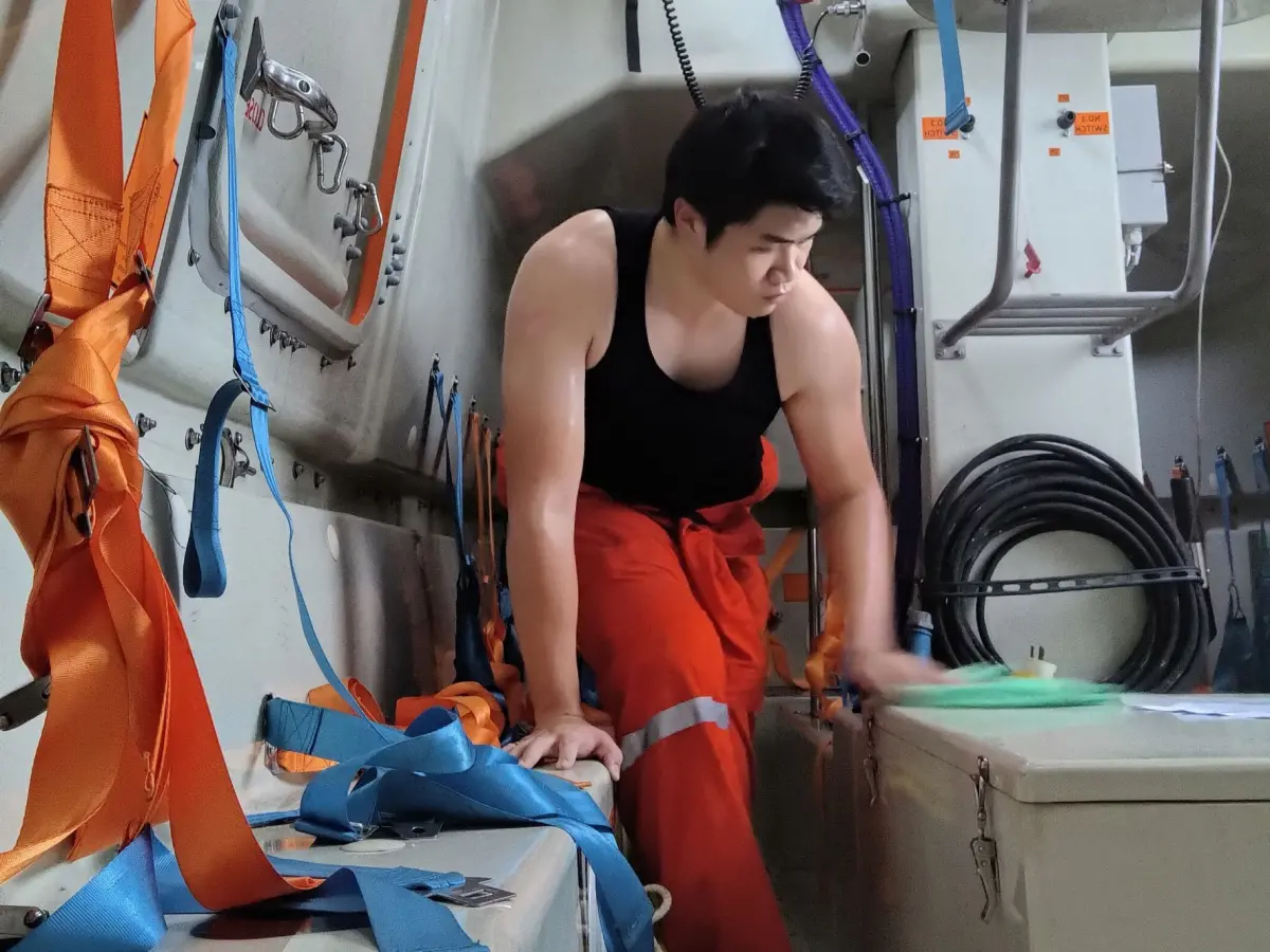 ▲22歲「航海王」楊鈞皓走技職路有前途，大學畢業即存下第一桶金，送自己一台重機。（圖／楊鈞皓提供）